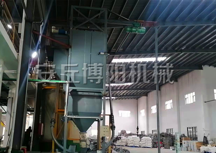 石粉噸袋拆包機（jī）的主要特點有（yǒu）哪（nǎ）些?