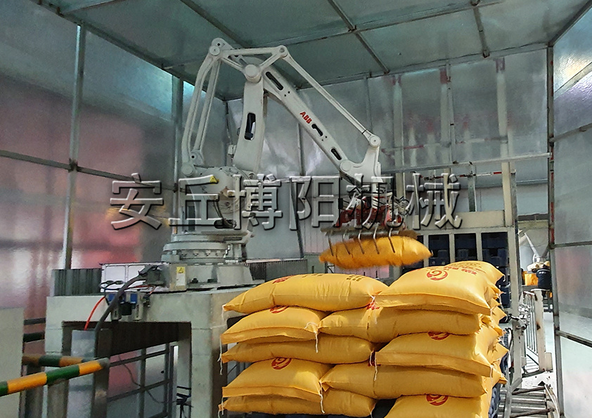 袋料自動（dòng）碼垛機器人的優勢有（yǒu）哪些呢？