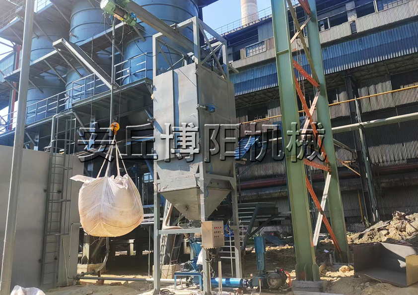 硫酸銨噸（dūn）袋拆包（bāo）機為啥被廣泛應用於袋裝粉（fěn）粒物料？