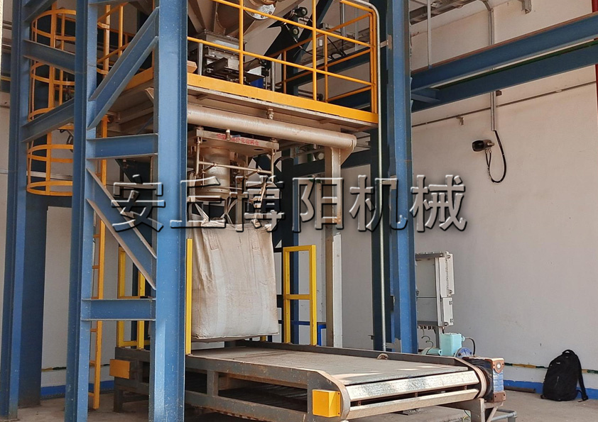 汙泥顆粒噸袋包（bāo）裝機、噸包包裝機的（de）優勢有什麽？