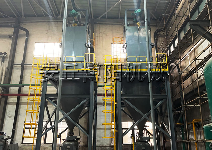 化工汙泥噸袋拆包（bāo）機的產品特（tè）點是什麽？