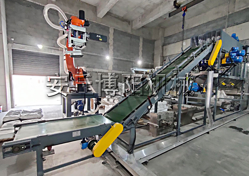 企業為（wéi）什（shí）麽要使用氫氧化鈉自動拆包機器人呢