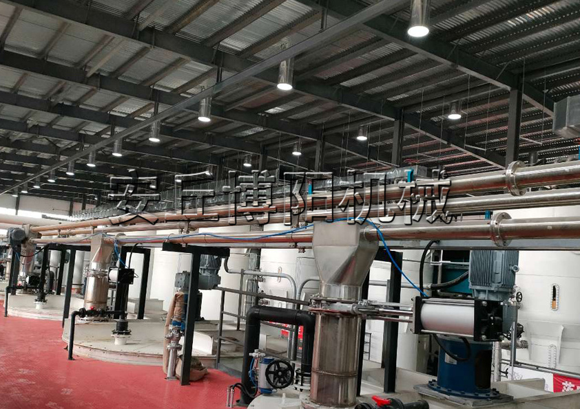 片堿管鏈輸送機的工（gōng）作原理是怎樣的?