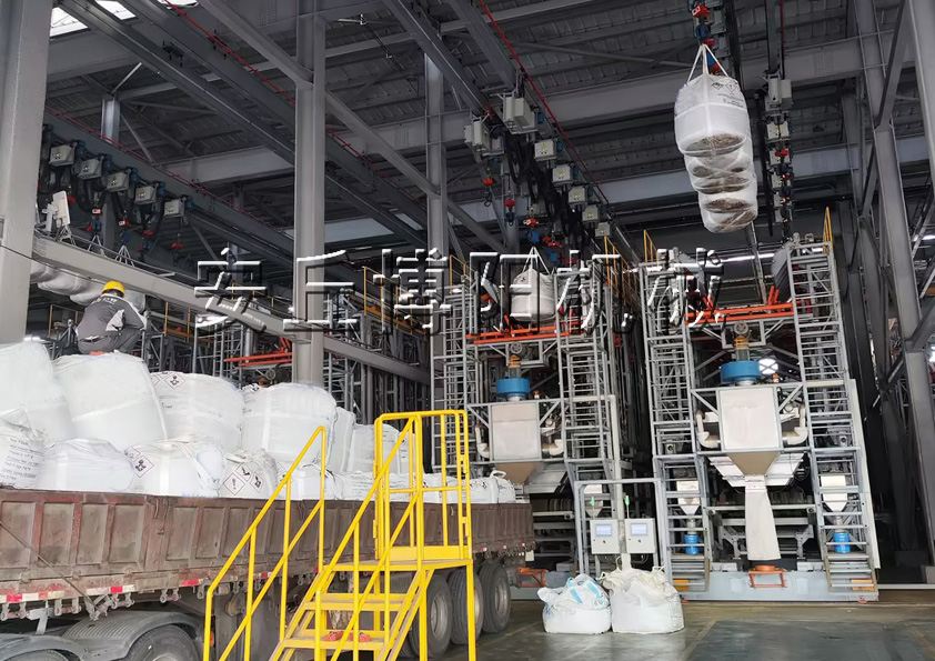 鋰電行業全自（zì）動噸包拆（chāi）包機的技術特點是什麽？