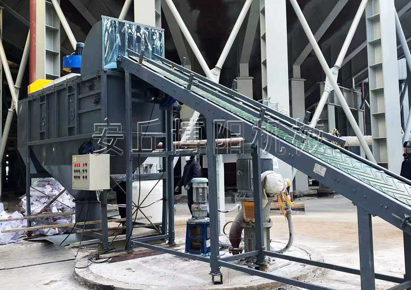 活性炭自動拆袋（dài）機主要由哪（nǎ）些部分組成（chéng）呢？