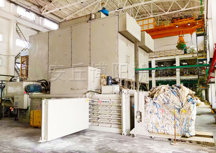 你了解（jiě）氫氧化鈉（nà）全自動（dòng）噸袋拆包機的優勢特點（diǎn）和未來發（fā）展前景嗎（ma）？