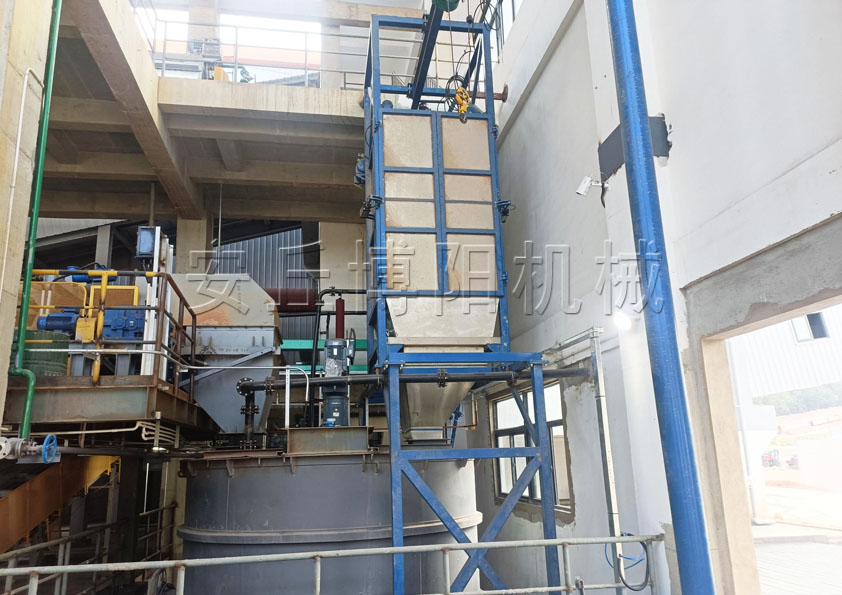 焦粉吨（dūn）袋拆（chāi）包机工作原理和性能优（yōu）势有哪些？