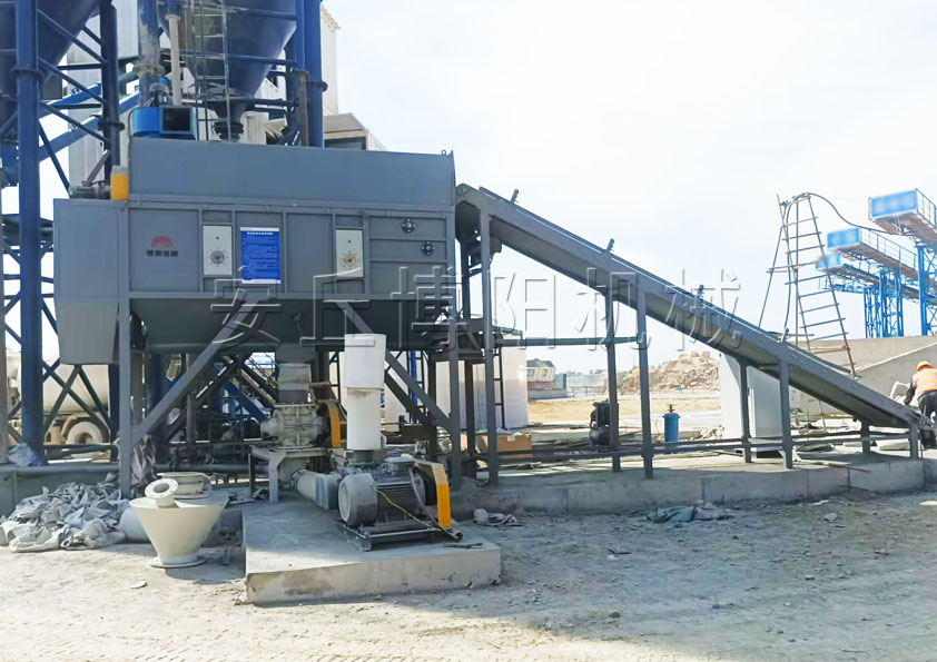 水泥自動拆（chāi）包機如何助力企業無塵（chén）拆包作業？